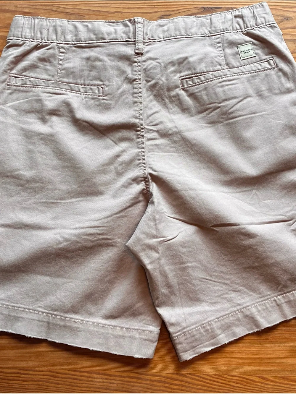 American Eagle Mens Bermuda Shorts 31 Stretch Chinos Distressed Pink M 8.5-inch